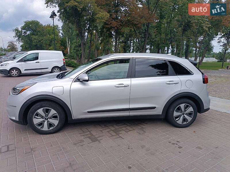 Внедорожник / Кроссовер Kia Niro 2017 в Львове фото 8 Внедорожник / Кроссовер Kia Niro 2017 в Львове