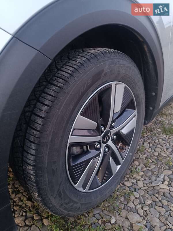 Внедорожник / Кроссовер Kia Niro 2020 в Черновцах фото 14 Внедорожник / Кроссовер Kia Niro 2020 в Черновцах
