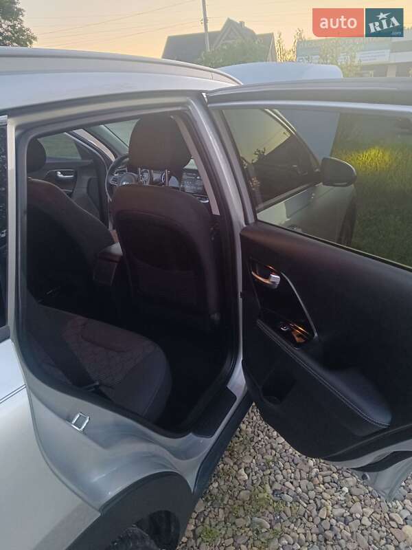 Внедорожник / Кроссовер Kia Niro 2020 в Черновцах фото 15 Внедорожник / Кроссовер Kia Niro 2020 в Черновцах