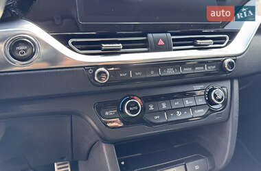 Позашляховик / Кросовер Kia Niro 2021 в 