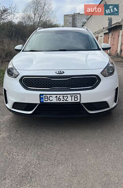 Позашляховик / Кросовер Kia Niro 2017 в Львові