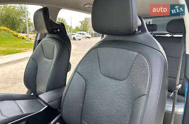 Внедорожник / Кроссовер Kia Niro 2023 в 