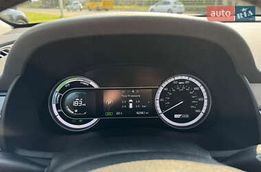 Позашляховик / Кросовер Kia Niro 2016 в 