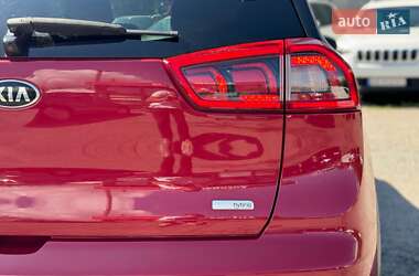 Внедорожник / Кроссовер Kia Niro 2017 в 