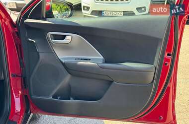 Внедорожник / Кроссовер Kia Niro 2017 в 