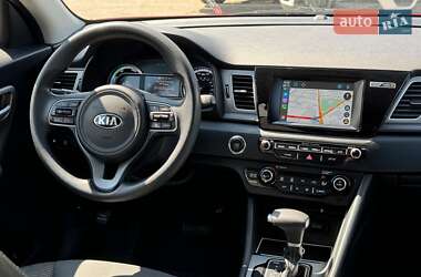 Внедорожник / Кроссовер Kia Niro 2017 в 