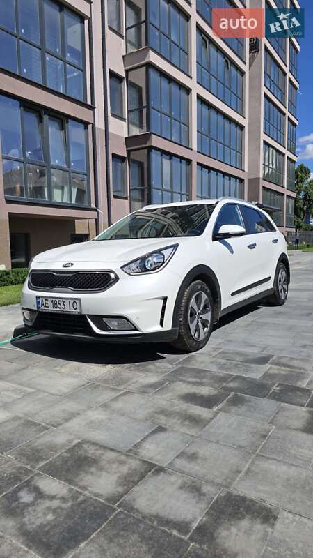 Внедорожник / Кроссовер Kia Niro 2017 в 