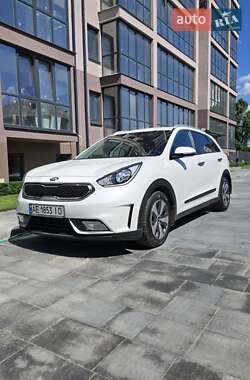 Внедорожник / Кроссовер Kia Niro 2017 в 