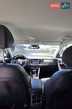 Внедорожник / Кроссовер Kia Niro 2017 в 