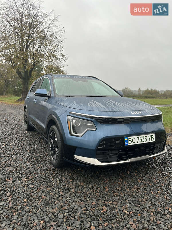 Внедорожник / Кроссовер Kia Niro 2023 в Новояворовске