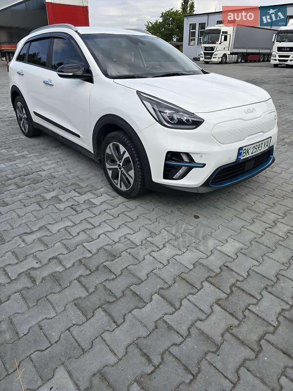 Позашляховик / Кросовер Kia Niro 2022 в Тернополі
