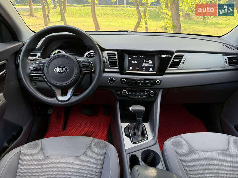 Внедорожник / Кроссовер Kia Niro 2017 в Киеве