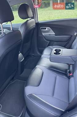 Внедорожник / Кроссовер Kia Niro 2021 в 