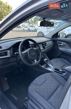 Внедорожник / Кроссовер Kia Niro 2017 в 