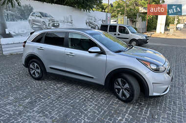 Внедорожник / Кроссовер Kia Niro 2017 в 