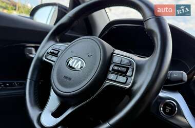 Внедорожник / Кроссовер Kia Niro 2020 в 