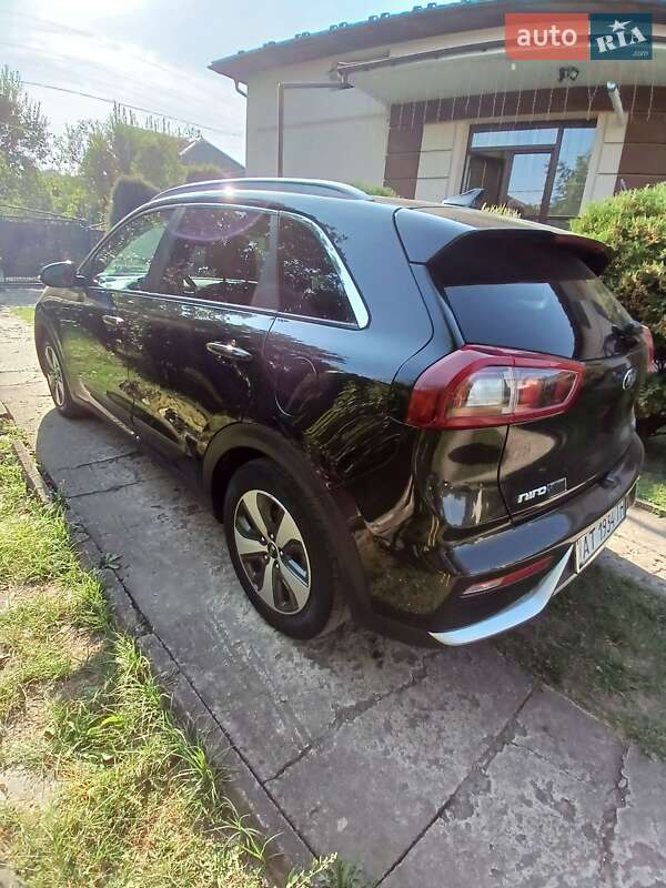 Внедорожник / Кроссовер Kia Niro 2017 в Ивано-Франковске