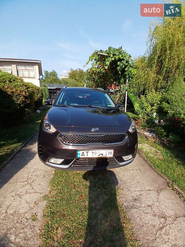 Внедорожник / Кроссовер Kia Niro 2017 в Ивано-Франковске
