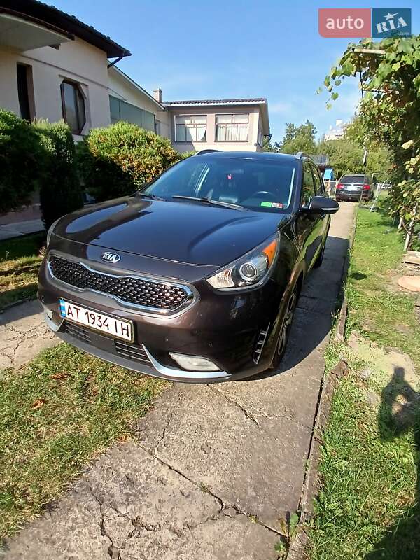 Внедорожник / Кроссовер Kia Niro 2017 в Ивано-Франковске