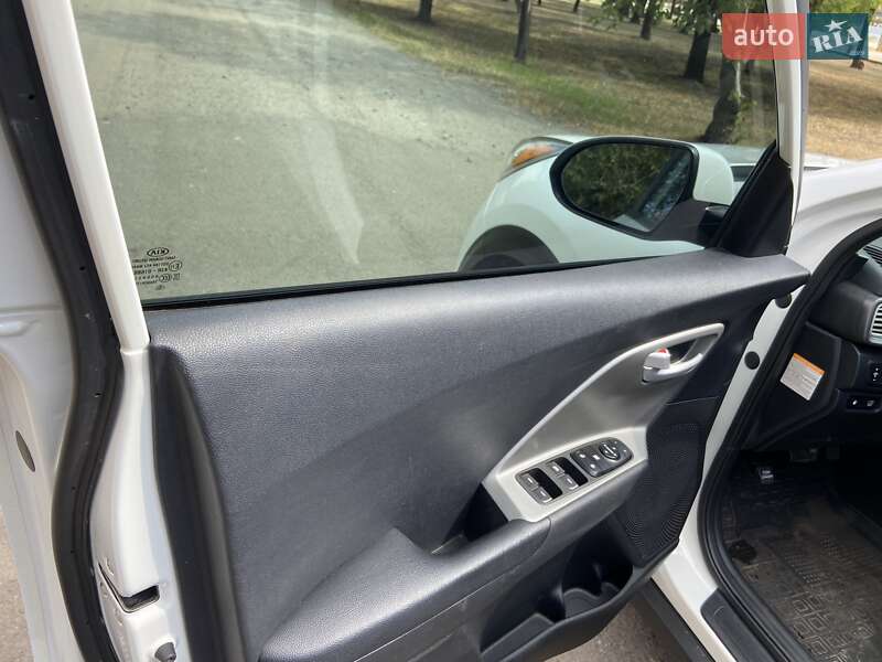 Внедорожник / Кроссовер Kia Niro 2017 в Кривом Роге фото 11 Внедорожник / Кроссовер Kia Niro 2017 в Кривом Роге