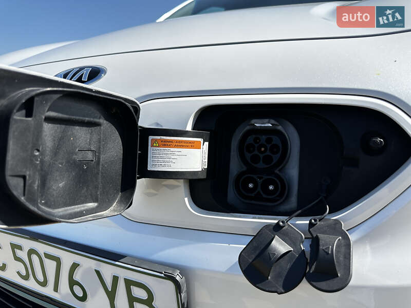 Позашляховик / Кросовер Kia Niro 2019 в Львові