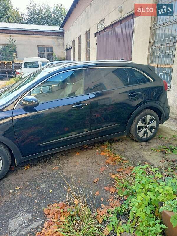 Внедорожник / Кроссовер Kia Niro 2017 в Львове фото 5 Внедорожник / Кроссовер Kia Niro 2017 в Львове
