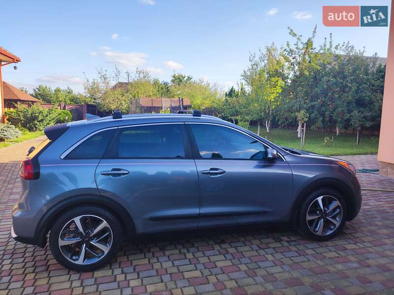 Внедорожник / Кроссовер Kia Niro 2017 в 