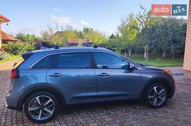Внедорожник / Кроссовер Kia Niro 2017 в 