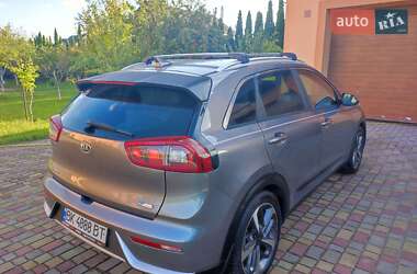 Внедорожник / Кроссовер Kia Niro 2017 в 