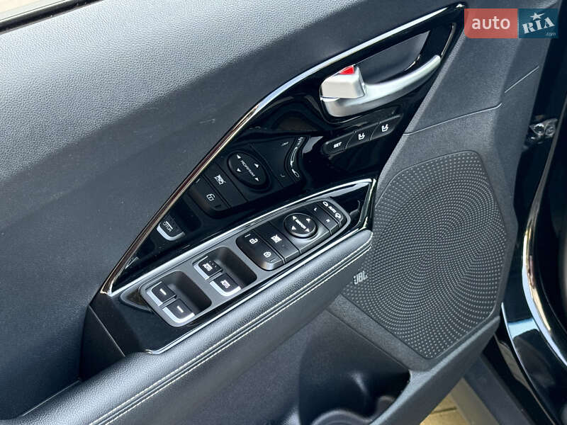 Позашляховик / Кросовер Kia Niro 2020 в Києві фото 37 Позашляховик / Кросовер Kia Niro 2020 в Києві