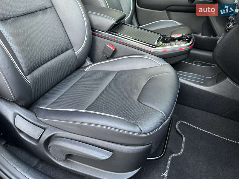 Позашляховик / Кросовер Kia Niro 2020 в Києві фото 77 Позашляховик / Кросовер Kia Niro 2020 в Києві