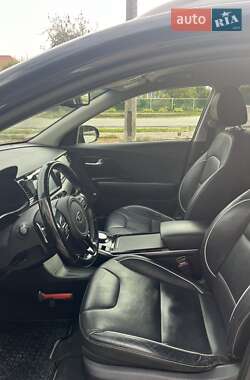 Внедорожник / Кроссовер Kia Niro 2018 в 