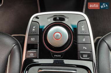 Позашляховик / Кросовер Kia Niro 2020 в 