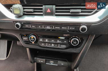 Позашляховик / Кросовер Kia Niro 2020 в 