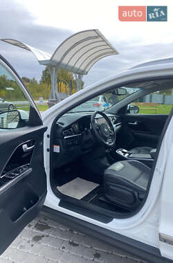 Внедорожник / Кроссовер Kia Niro 2021 в 