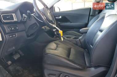 Внедорожник / Кроссовер Kia Niro 2017 в 