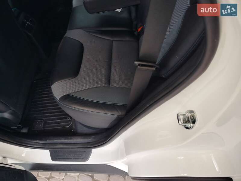 Позашляховик / Кросовер Kia Niro 2021 в Ірпені