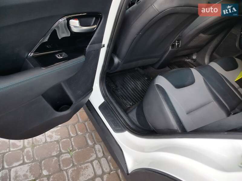 Позашляховик / Кросовер Kia Niro 2021 в Ірпені