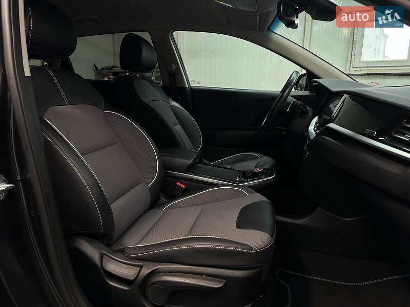 Позашляховик / Кросовер Kia Niro 2022 в Львові фото 74 Позашляховик / Кросовер Kia Niro 2022 в Львові