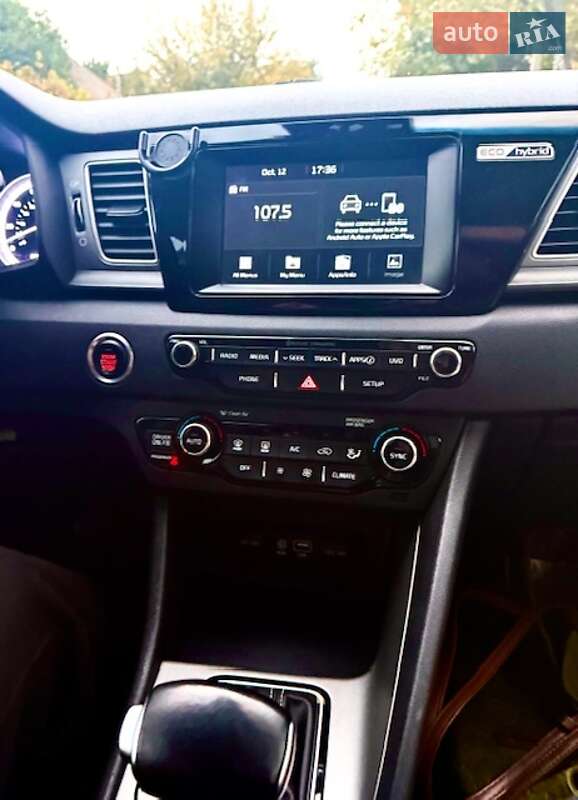 Внедорожник / Кроссовер Kia Niro 2017 в Запорожье