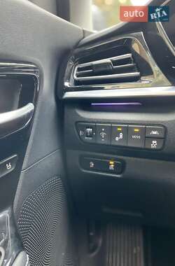Внедорожник / Кроссовер Kia Niro 2020 в 