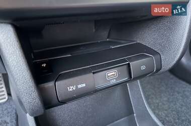 Внедорожник / Кроссовер Kia Niro 2022 в 