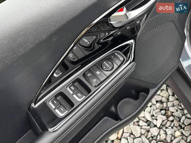 Внедорожник / Кроссовер Kia Niro 2020 в Львове