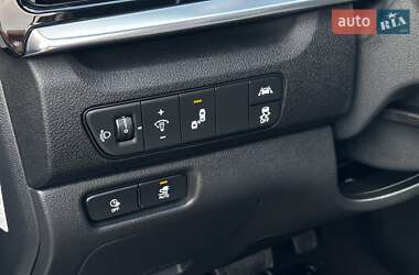 Внедорожник / Кроссовер Kia Niro 2022 в 