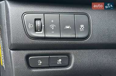 Внедорожник / Кроссовер Kia Niro 2019 в 