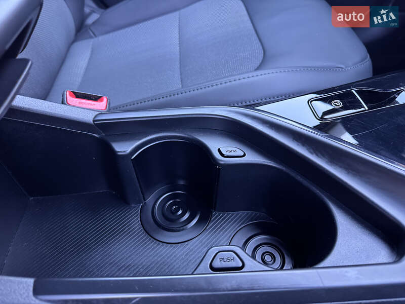 Внедорожник / Кроссовер Kia Niro 2023 в Казатине