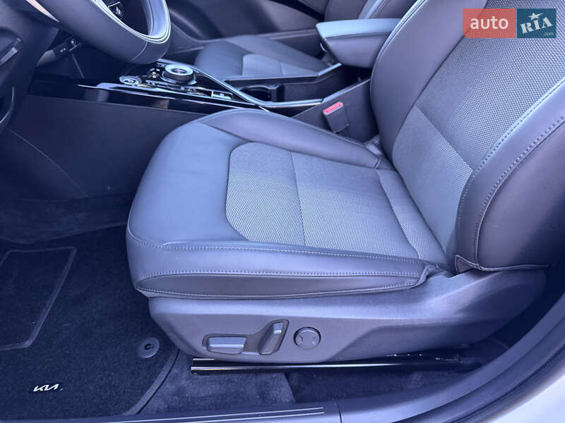 Внедорожник / Кроссовер Kia Niro 2023 в Казатине