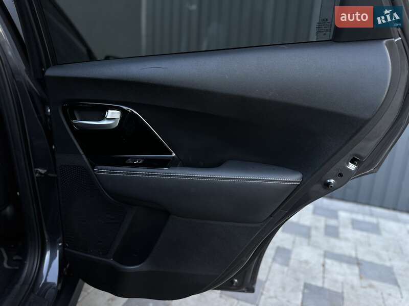 Позашляховик / Кросовер Kia Niro 2020 в Івано-Франківську