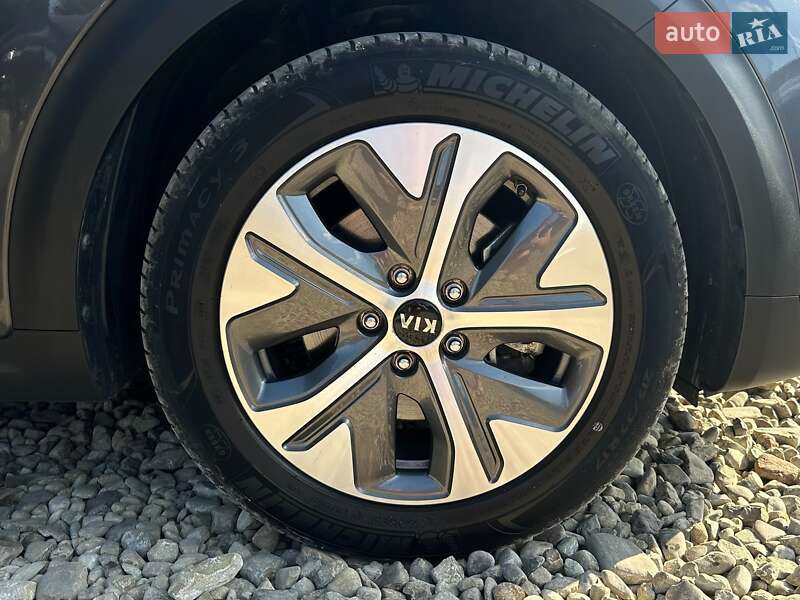 Позашляховик / Кросовер Kia Niro 2020 в Львові