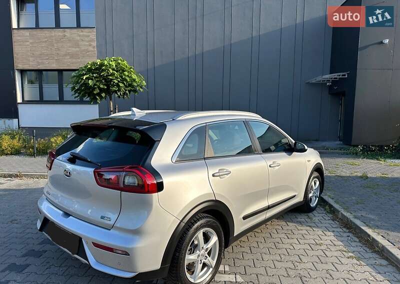 Позашляховик / Кросовер Kia Niro 2018 в Львові фото 8 Позашляховик / Кросовер Kia Niro 2018 в Львові
